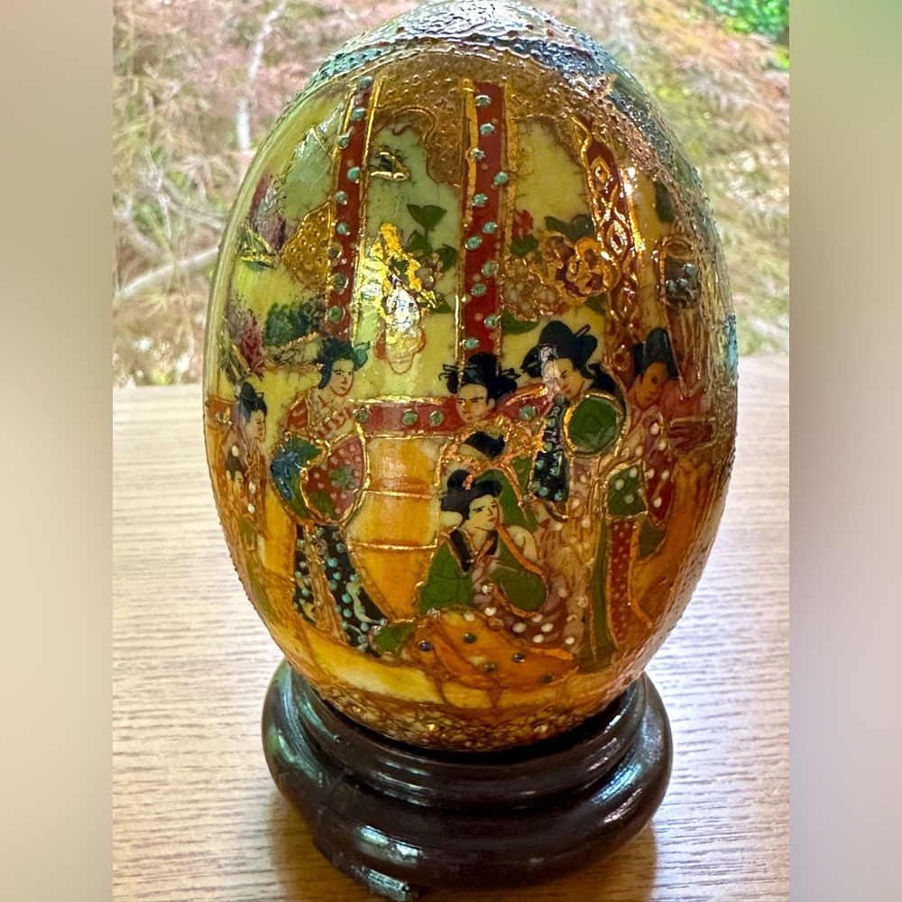 Vintage Hand-Painted Satsuma Egg | Gold Gilt Japanese Porcelain | Geisha Design